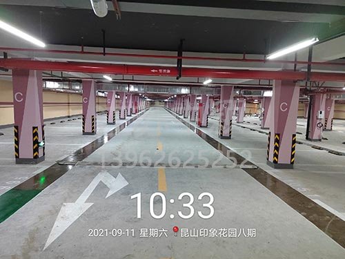 地下停車場理應(yīng)安裝哪些道路劃線標(biāo)識牌呢？