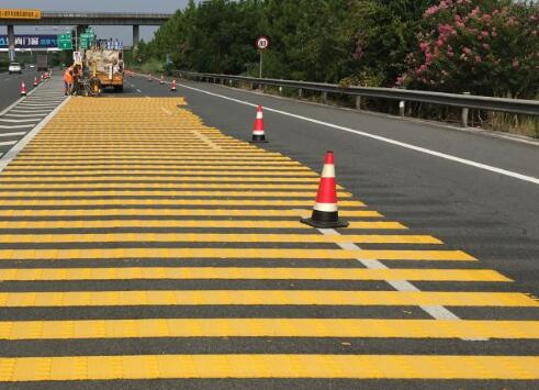 蘇州道路劃線廠家解讀振蕩標線與道路標線的區(qū)別在哪？